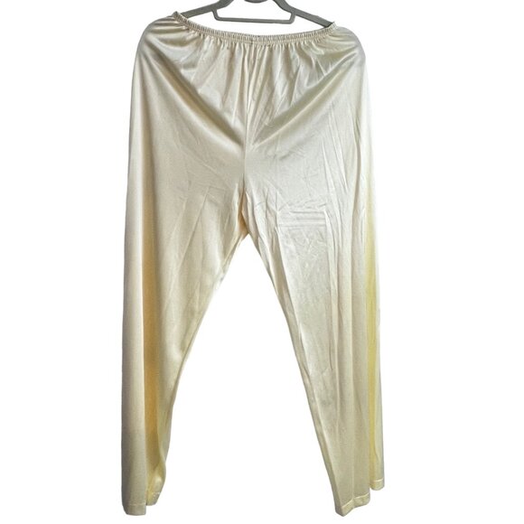 Vintage Vanity Fair Yellow Nylon Pajama Set With Embroidered Feather Design - Picture 5 of 8